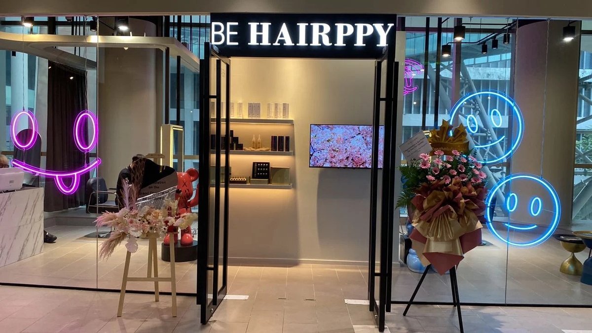 Pintu masuk salon BeHairppy di KL Gateway Mall, Bangsar South